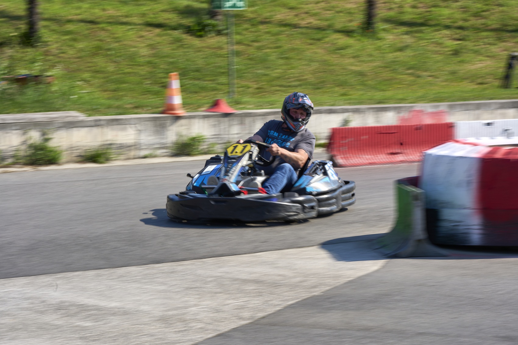 F11_A7V2875