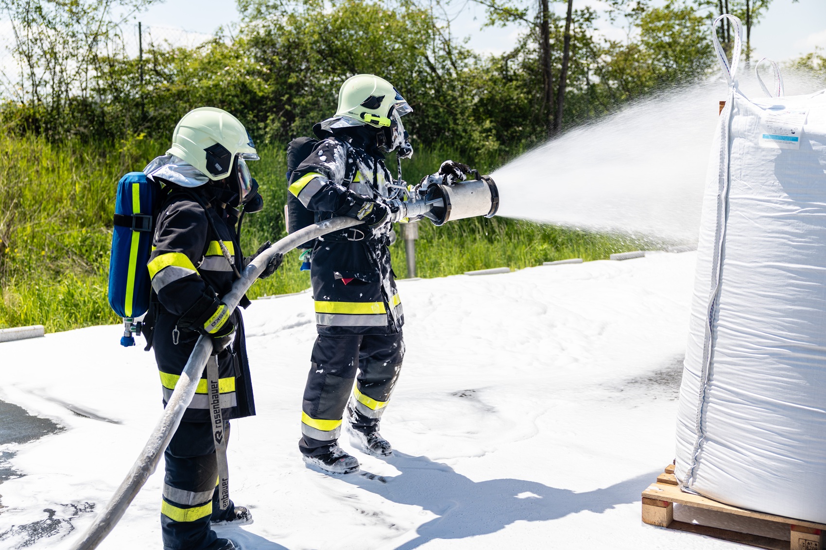 MGG-Polymers-Feuerwehruebung(c)Agentur-und-Punkt_L9A6958-1 Slider Foto 7
